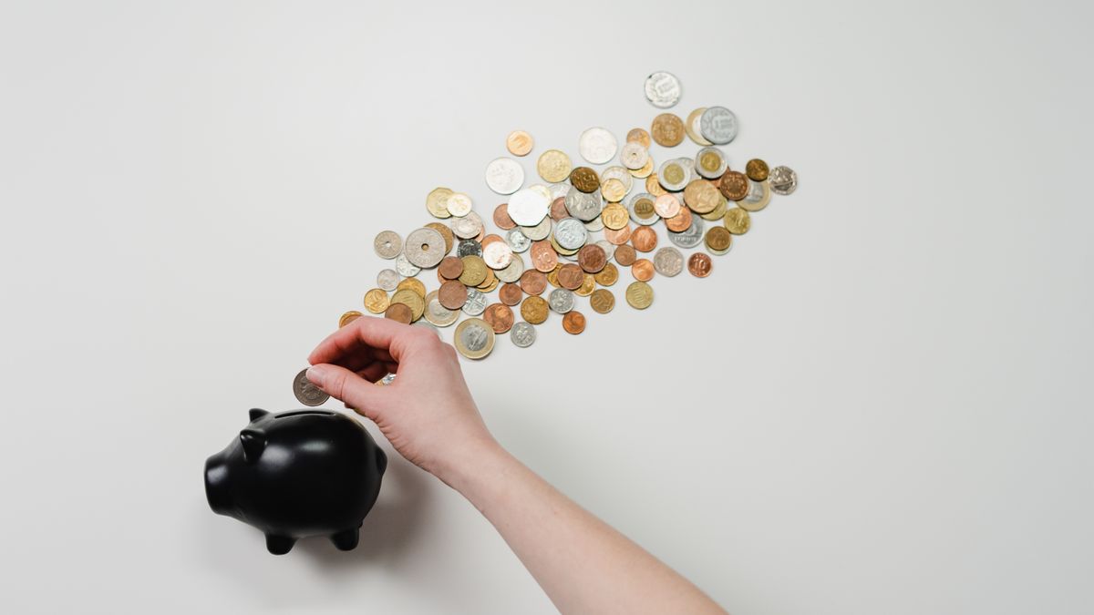 Calendar and transfer amounts for a six-month emergency fund plan