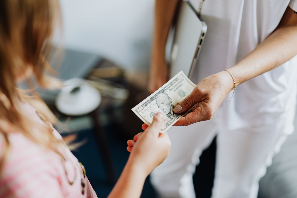 Simplified credit card statement timeline